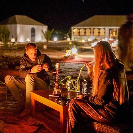 The White Camp - Your Merzouga Luxury Desert Camp & Erg Chebbi Dunes Camel Riding Екстер'єр фото