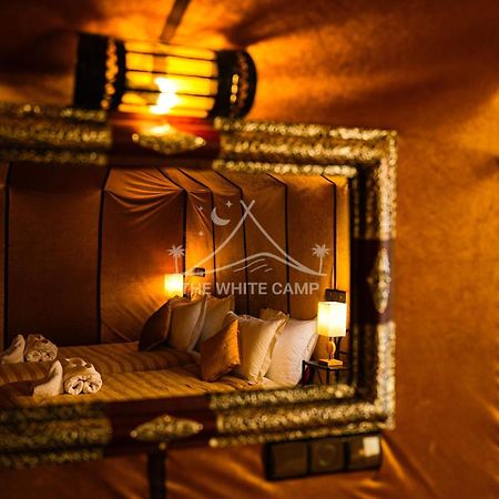 The White Camp - Your Merzouga Luxury Desert Camp & Erg Chebbi Dunes Camel Riding Екстер'єр фото