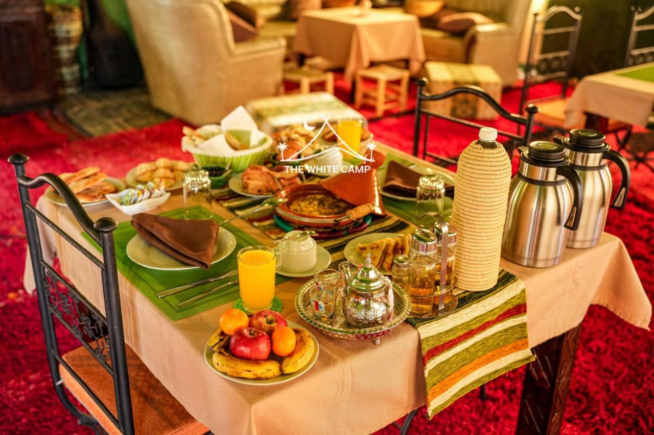 The White Camp - Your Merzouga Luxury Desert Camp & Erg Chebbi Dunes Camel Riding Екстер'єр фото