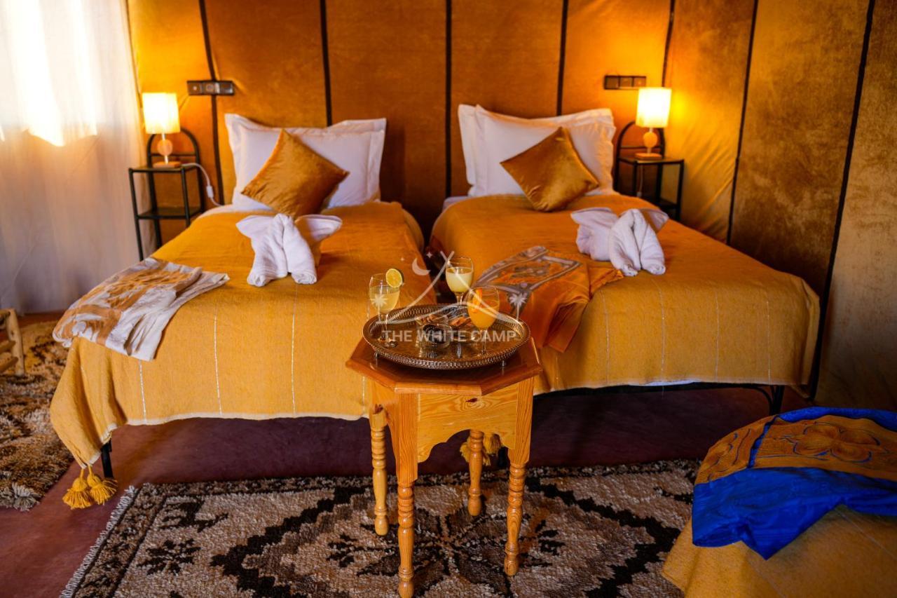 The White Camp - Your Merzouga Luxury Desert Camp & Erg Chebbi Dunes Camel Riding Екстер'єр фото
