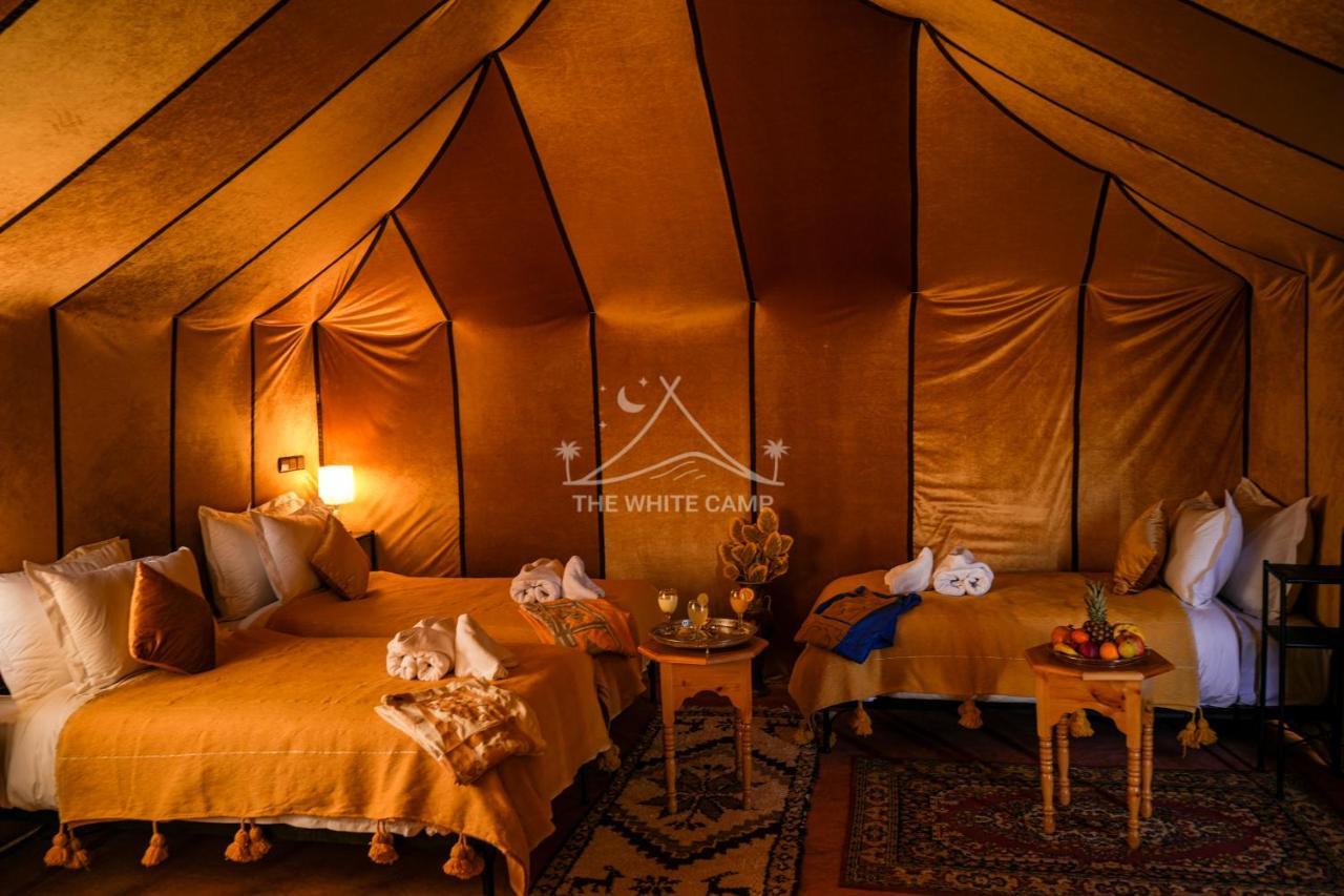 The White Camp - Your Merzouga Luxury Desert Camp & Erg Chebbi Dunes Camel Riding Екстер'єр фото