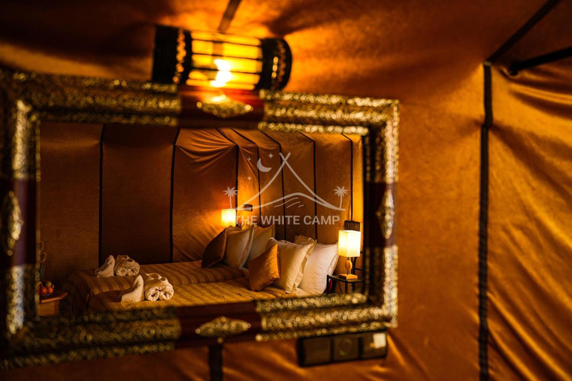 The White Camp - Your Merzouga Luxury Desert Camp & Erg Chebbi Dunes Camel Riding Екстер'єр фото