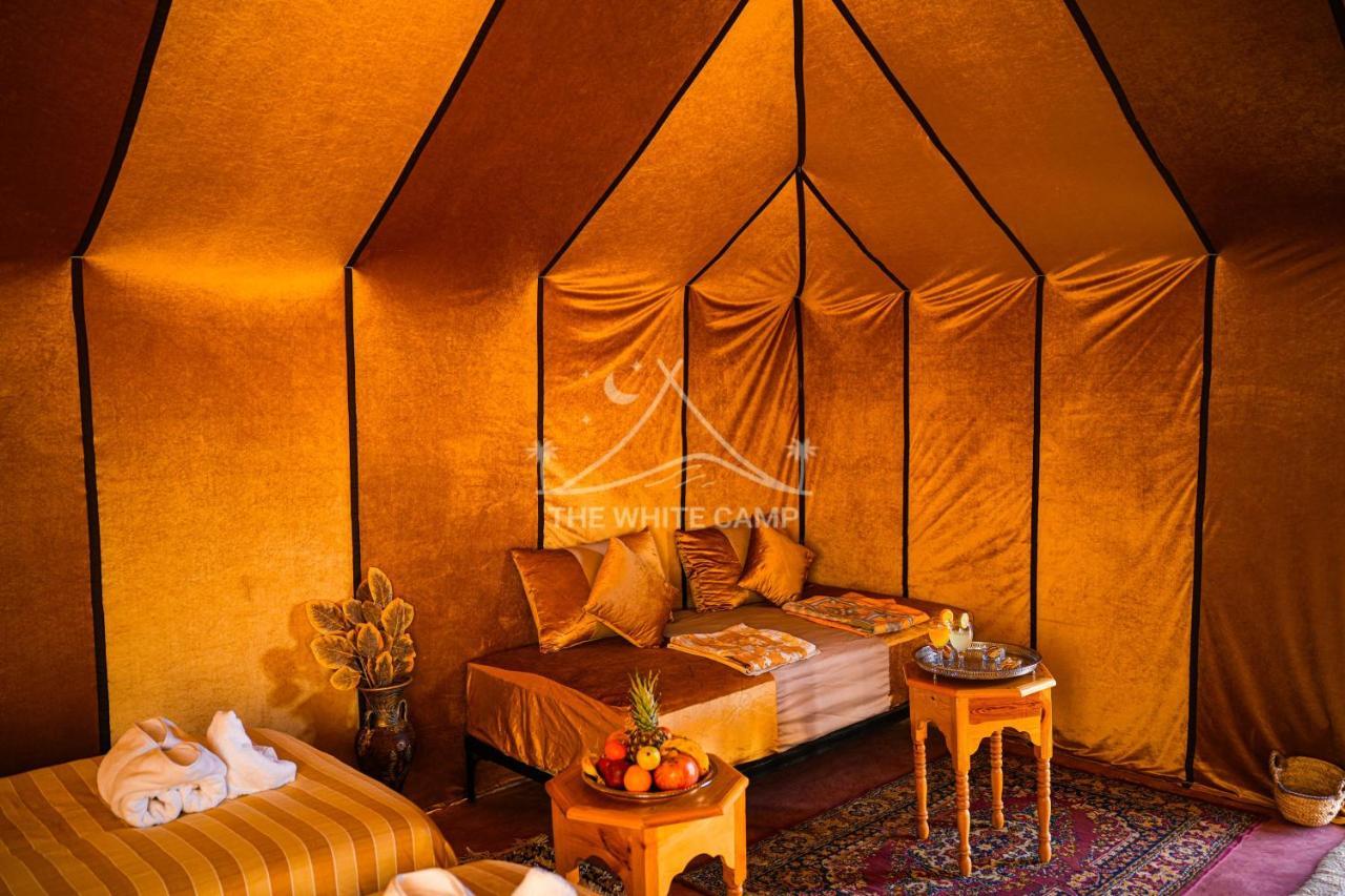 The White Camp - Your Merzouga Luxury Desert Camp & Erg Chebbi Dunes Camel Riding Екстер'єр фото