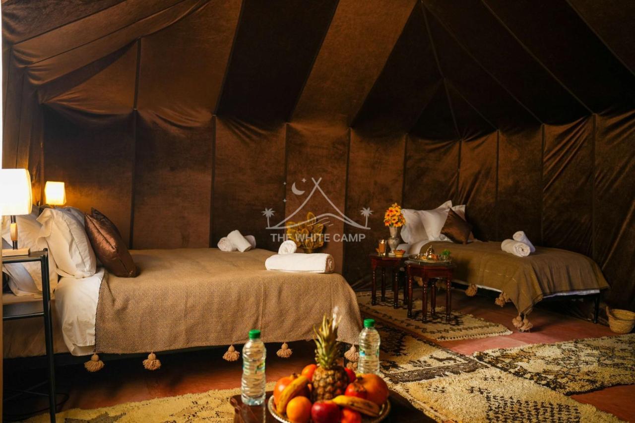 The White Camp - Your Merzouga Luxury Desert Camp & Erg Chebbi Dunes Camel Riding Екстер'єр фото