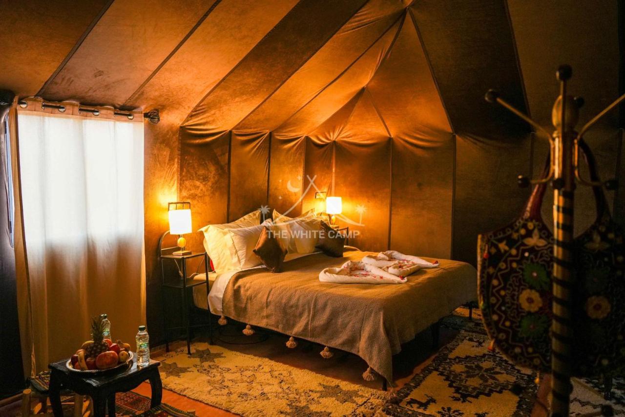 The White Camp - Your Merzouga Luxury Desert Camp & Erg Chebbi Dunes Camel Riding Екстер'єр фото