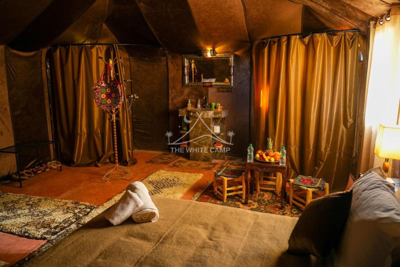 The White Camp - Your Merzouga Luxury Desert Camp & Erg Chebbi Dunes Camel Riding Екстер'єр фото