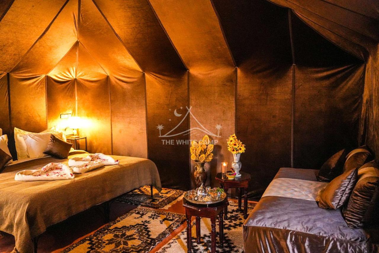 The White Camp - Your Merzouga Luxury Desert Camp & Erg Chebbi Dunes Camel Riding Екстер'єр фото