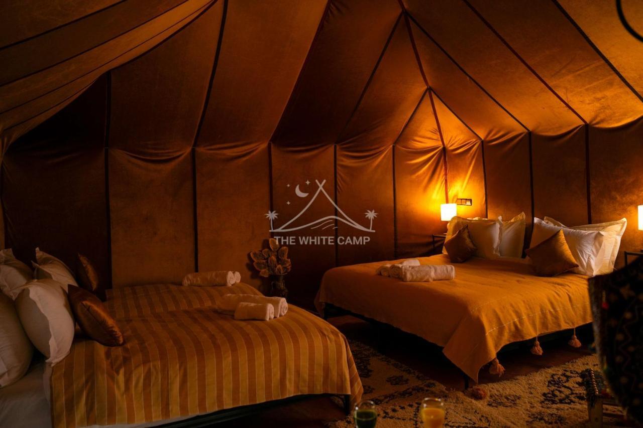 The White Camp - Your Merzouga Luxury Desert Camp & Erg Chebbi Dunes Camel Riding Екстер'єр фото