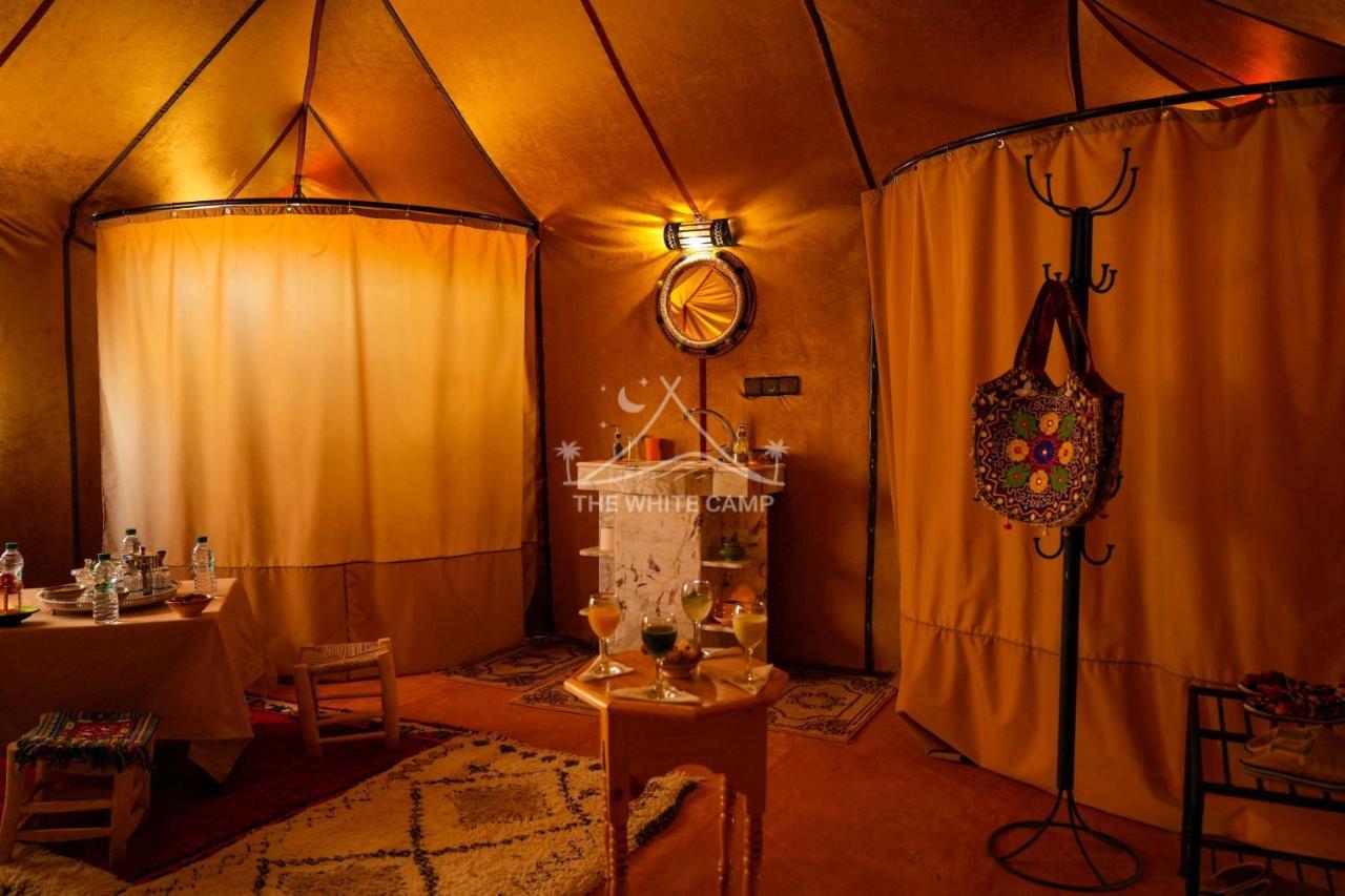 The White Camp - Your Merzouga Luxury Desert Camp & Erg Chebbi Dunes Camel Riding Екстер'єр фото