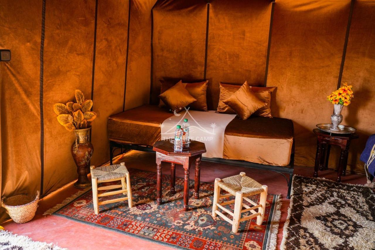 The White Camp - Your Merzouga Luxury Desert Camp & Erg Chebbi Dunes Camel Riding Екстер'єр фото