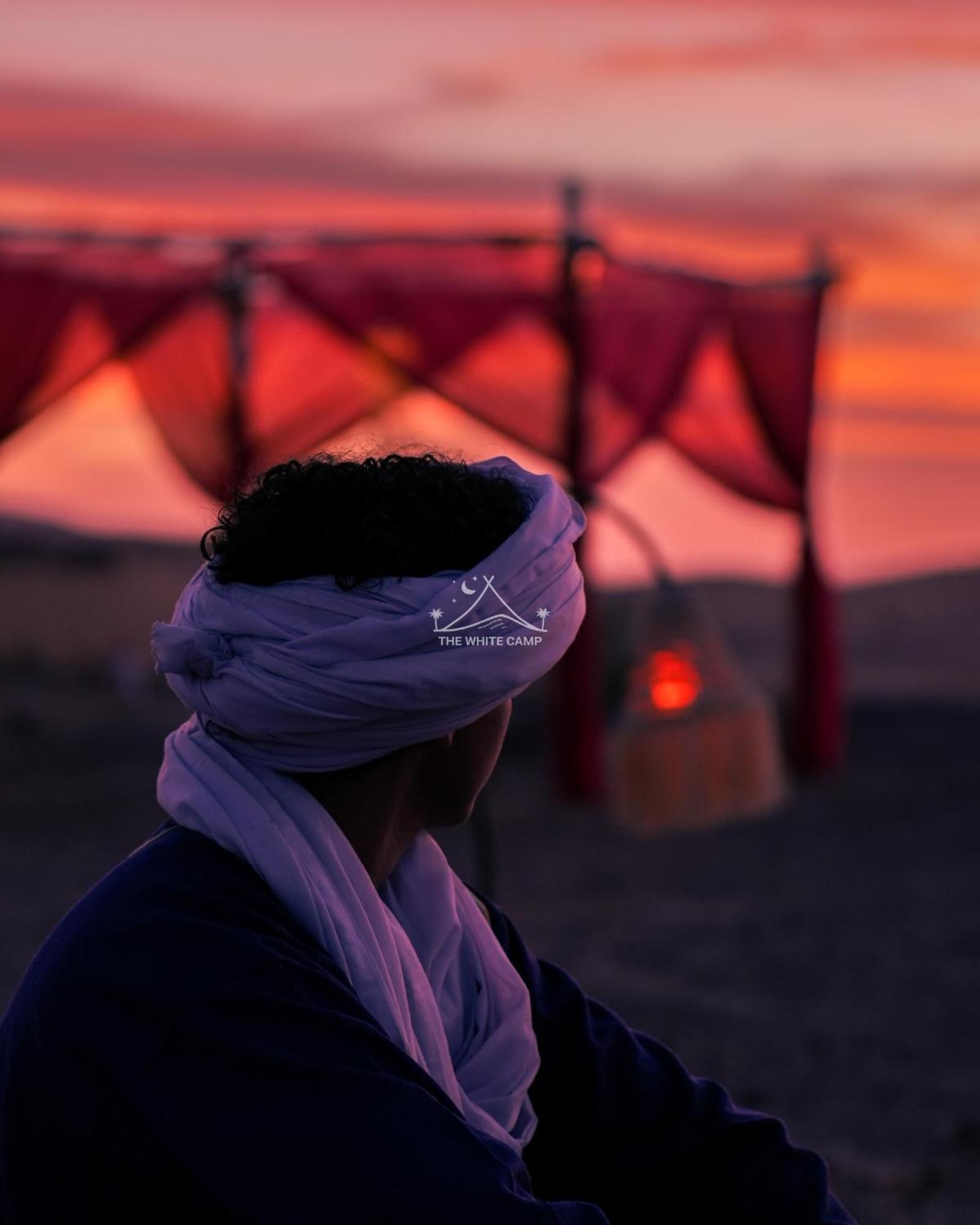 The White Camp - Your Merzouga Luxury Desert Camp & Erg Chebbi Dunes Camel Riding Екстер'єр фото