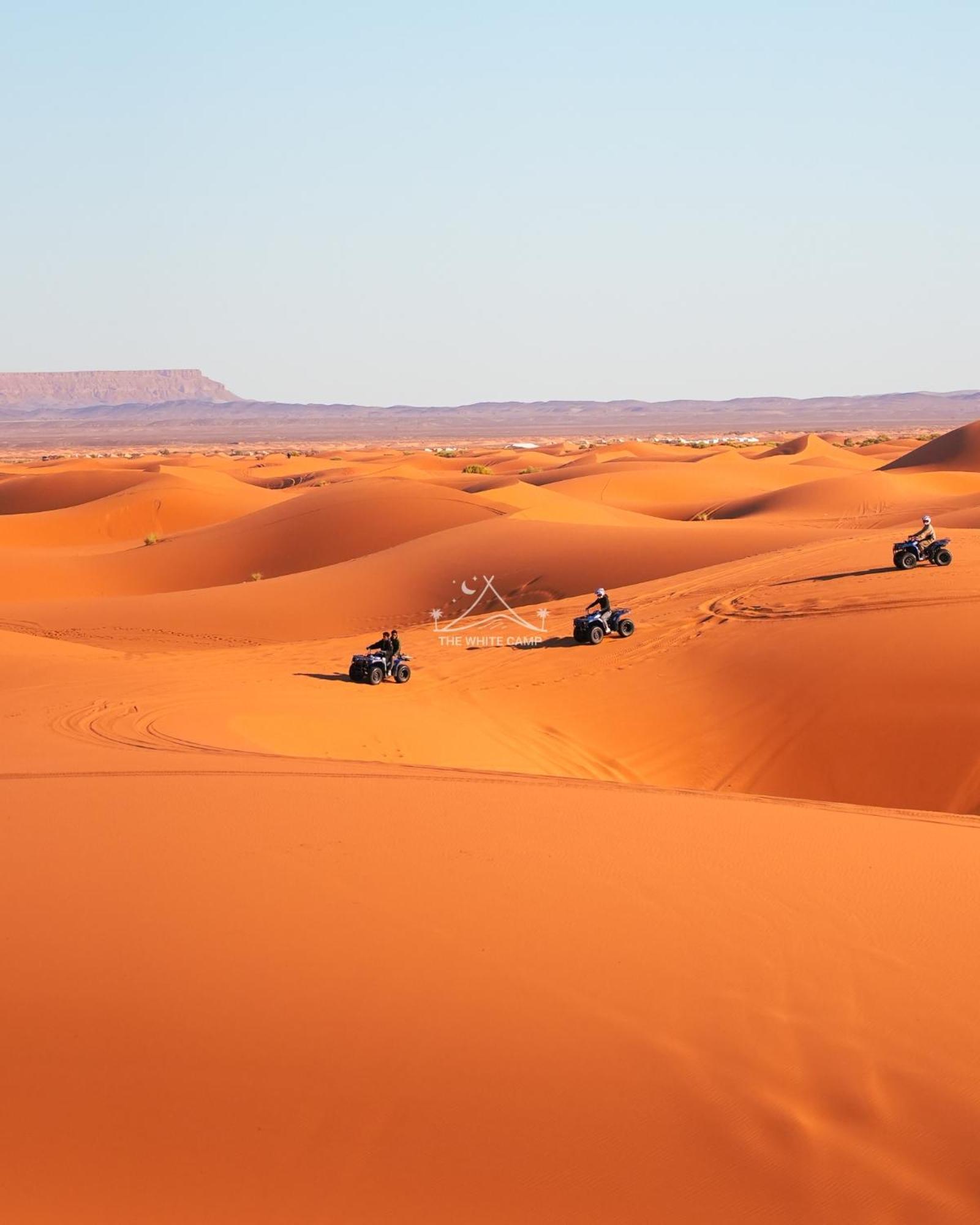 The White Camp - Your Merzouga Luxury Desert Camp & Erg Chebbi Dunes Camel Riding Екстер'єр фото