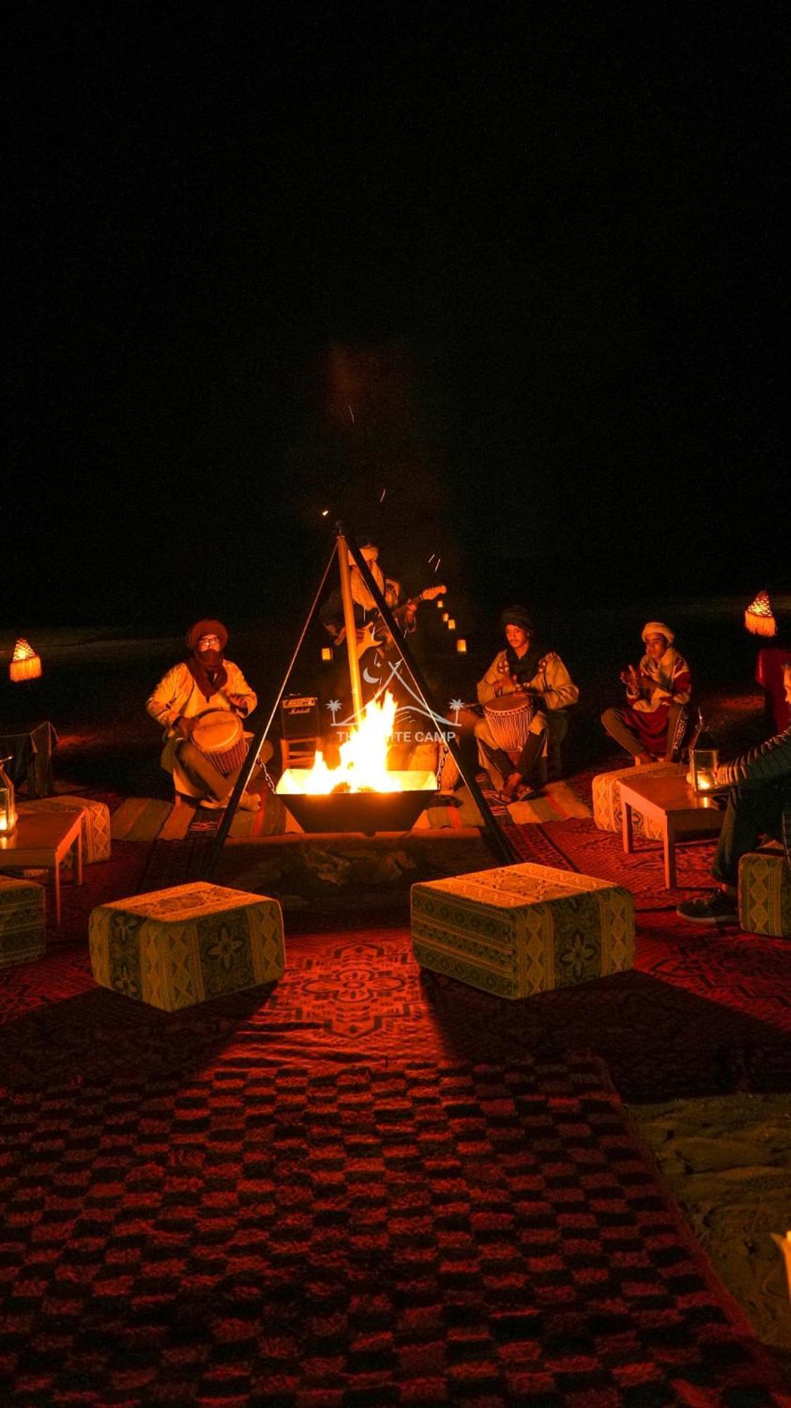 The White Camp - Your Merzouga Luxury Desert Camp & Erg Chebbi Dunes Camel Riding Екстер'єр фото