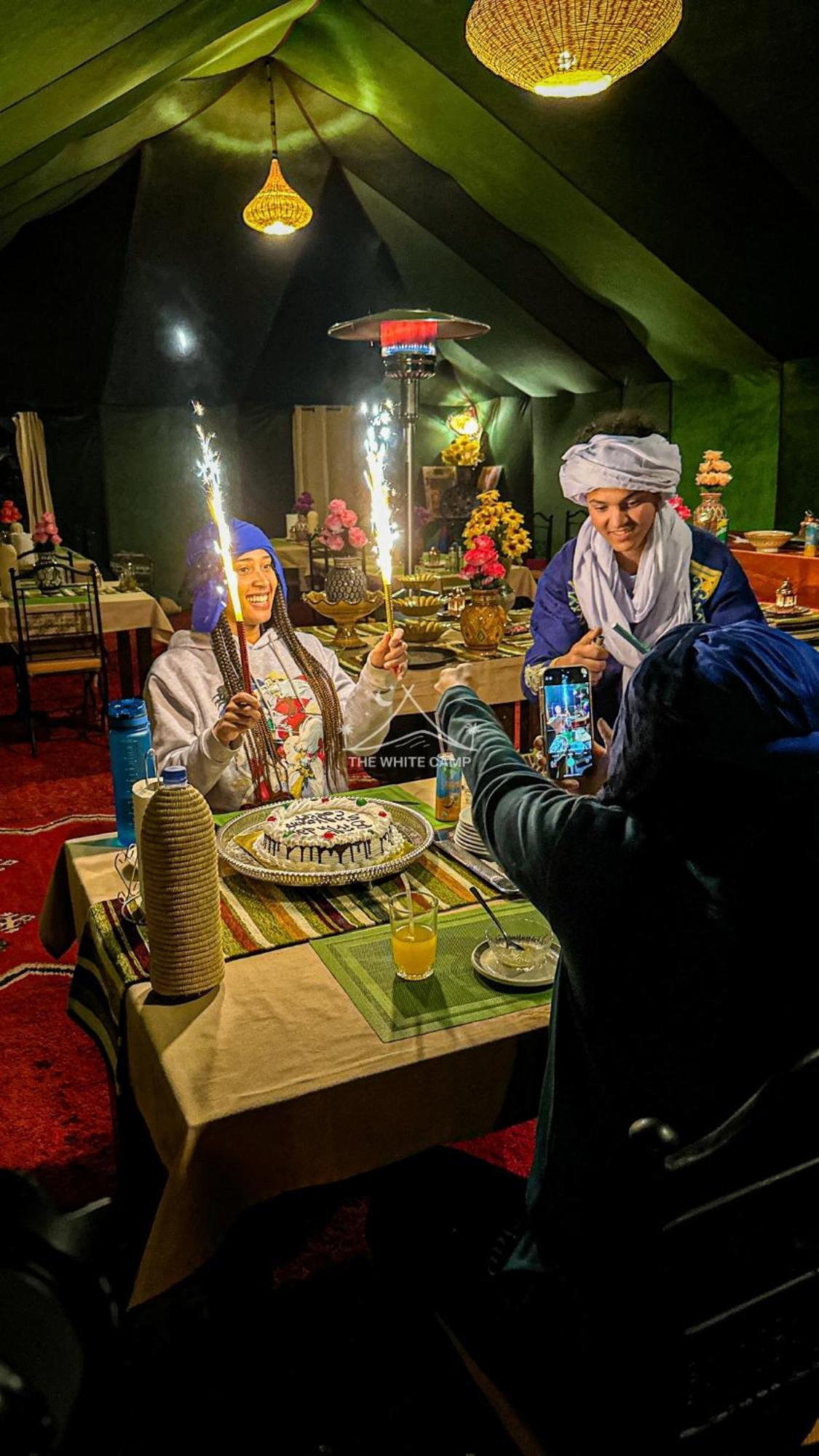 The White Camp - Your Merzouga Luxury Desert Camp & Erg Chebbi Dunes Camel Riding Екстер'єр фото