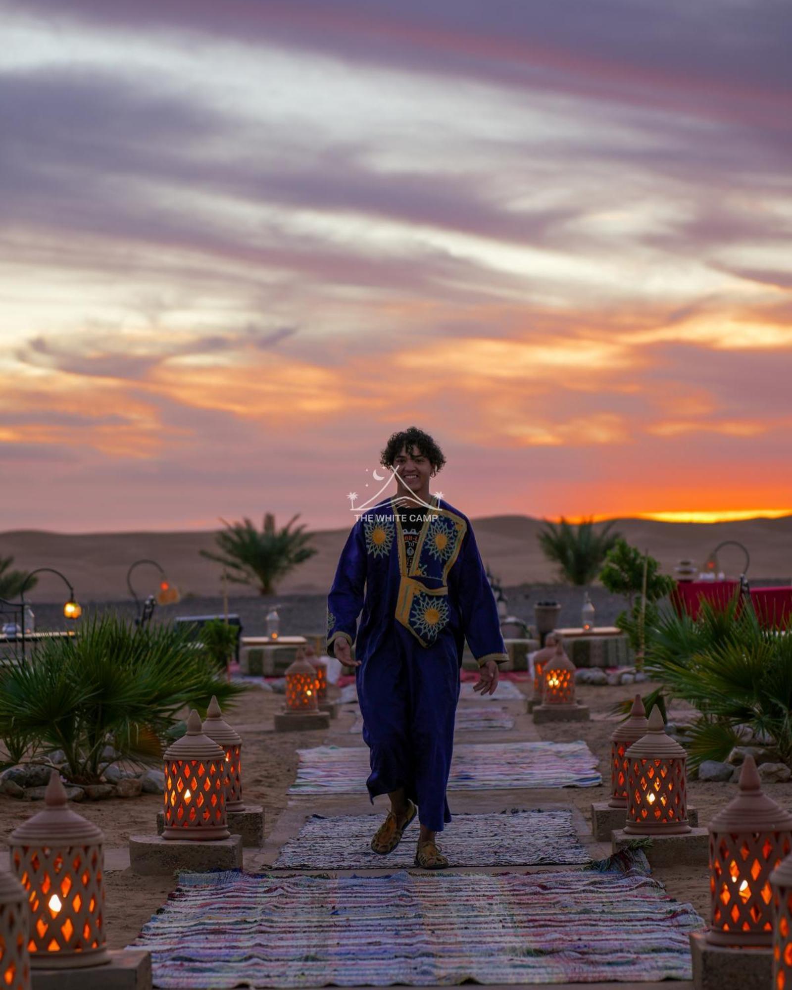 The White Camp - Your Merzouga Luxury Desert Camp & Erg Chebbi Dunes Camel Riding Екстер'єр фото