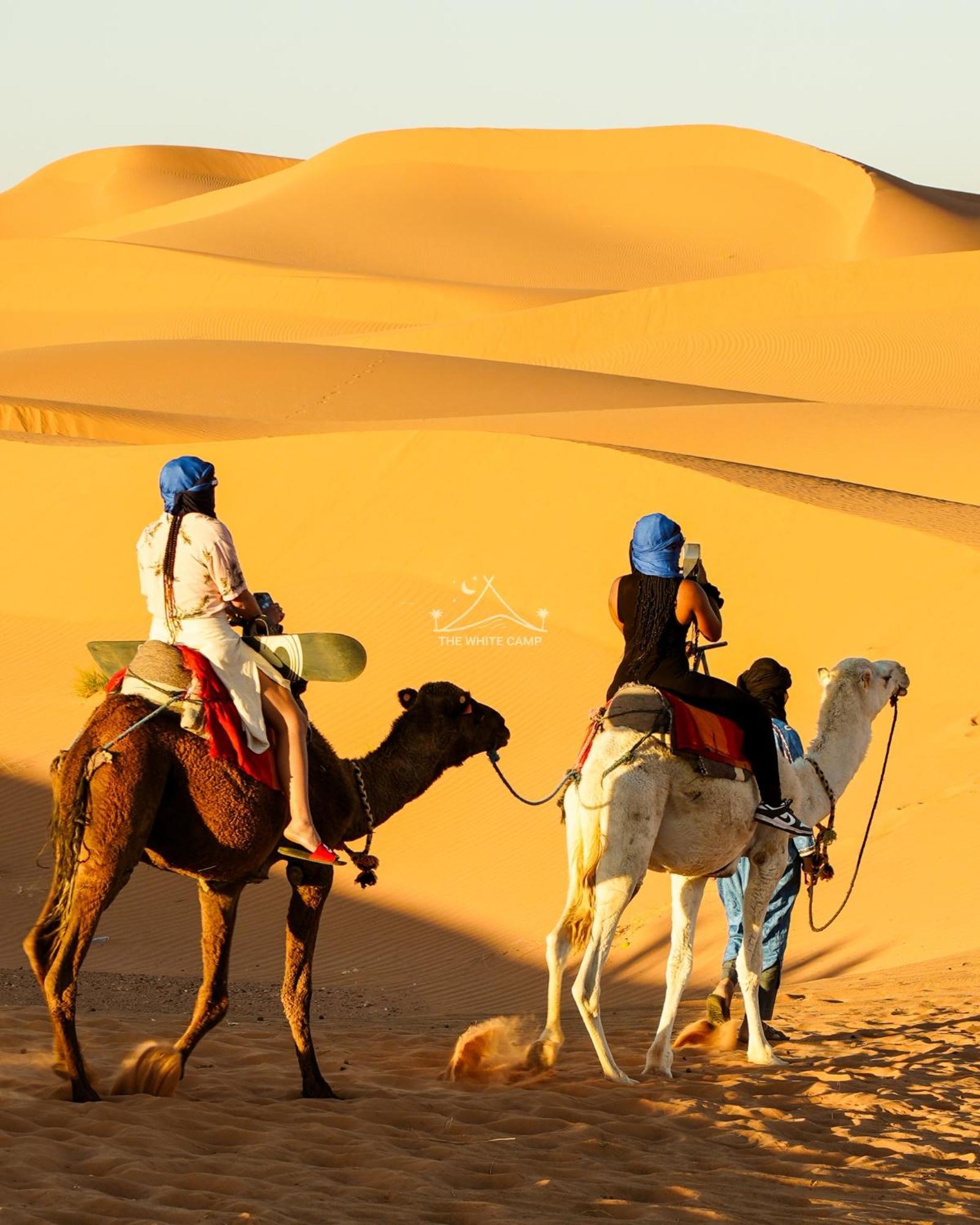 The White Camp - Your Merzouga Luxury Desert Camp & Erg Chebbi Dunes Camel Riding Екстер'єр фото