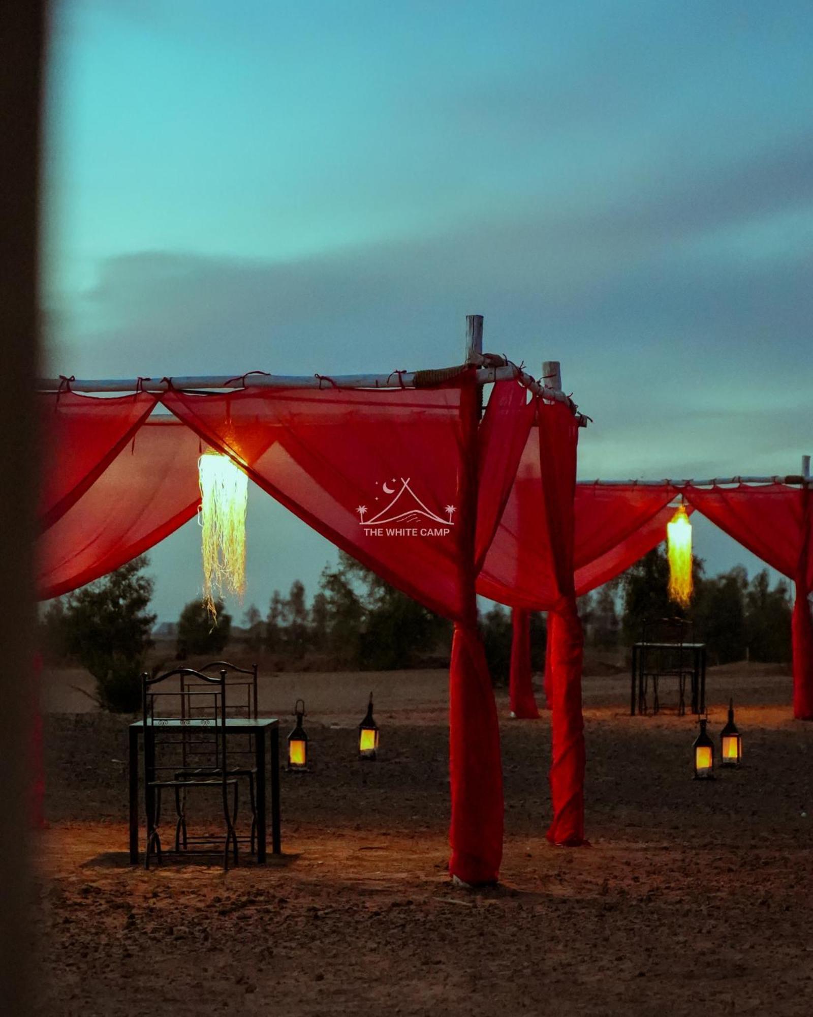 The White Camp - Your Merzouga Luxury Desert Camp & Erg Chebbi Dunes Camel Riding Екстер'єр фото